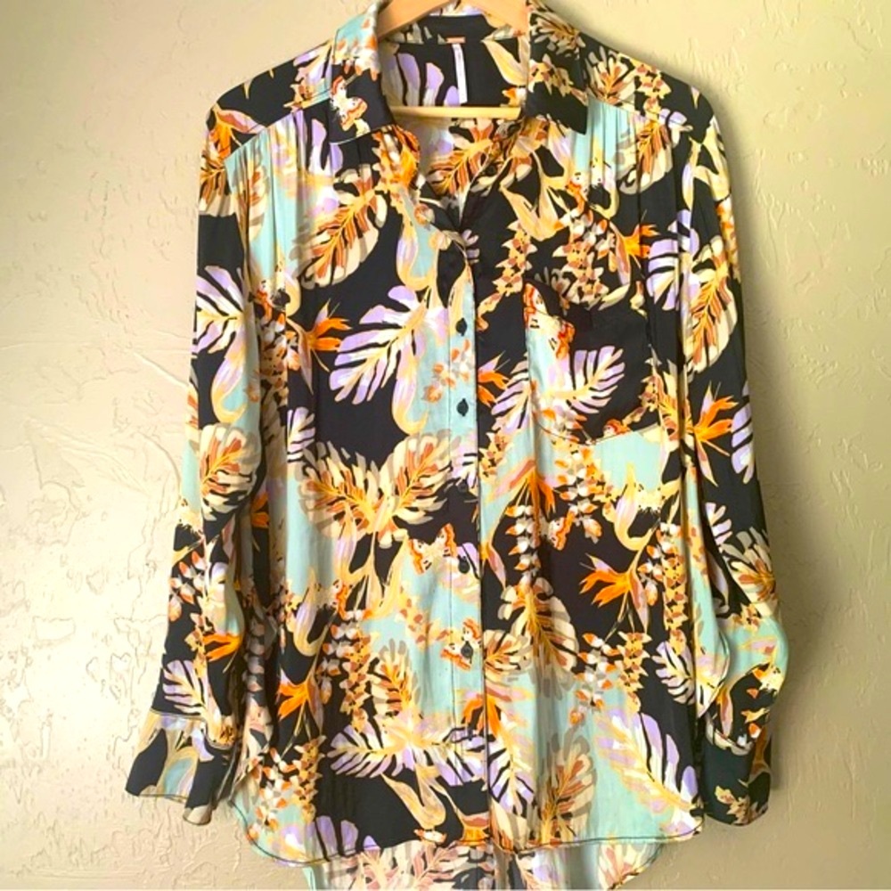 Free People Tropical Print Button Down EUC Size M